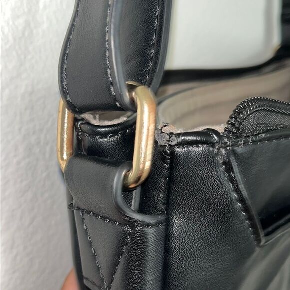 Clarks Black Classic Crossbody Messenger Bag Vegan Leather Adjustable Straps - Picture 6 of 10